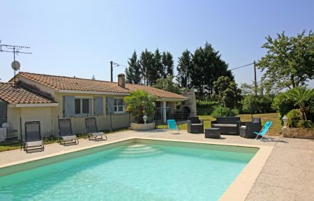G&icirc;te n&deg;G4362 Saint-Gen&egrave;s-de-Fronsac - Gironde - photo