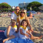 Fabrice, Aur&eacute;lie et nos enfants sur la plage du centre-ville - F&ecirc;te du 15 Aout 2018