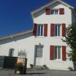 Fa&ccedil;ade  du G&icirc;te  l Escloupet &agrave;  Coudures .