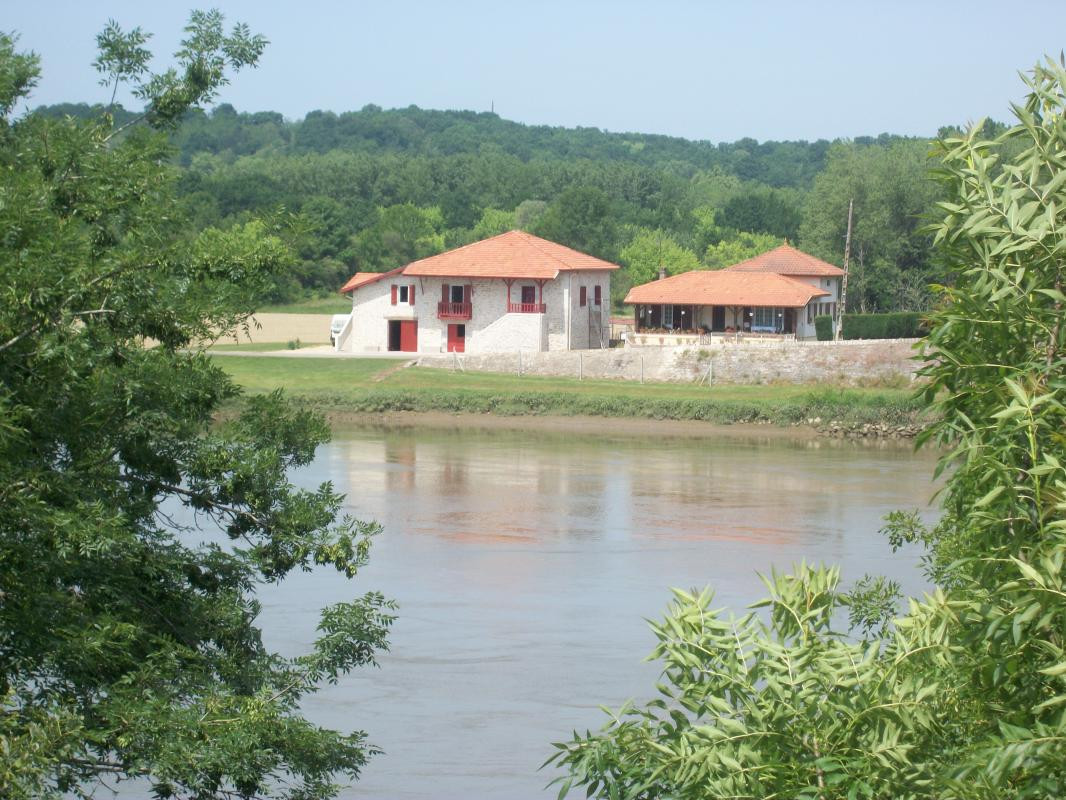 photo 0