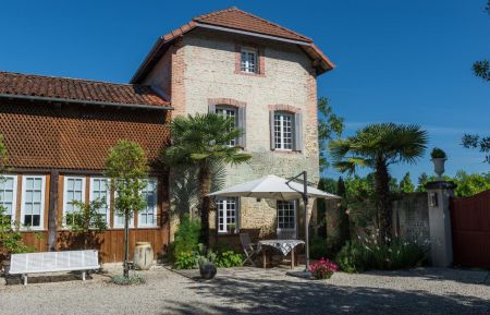 G&icirc;te n&deg;103862 Bord&egrave;res-et-Lamensans - Landes - Le g&icirc;te vu de la cour attenante