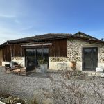 Fa&ccedil;ade du g&icirc;te (c&ocirc;t&eacute; est)