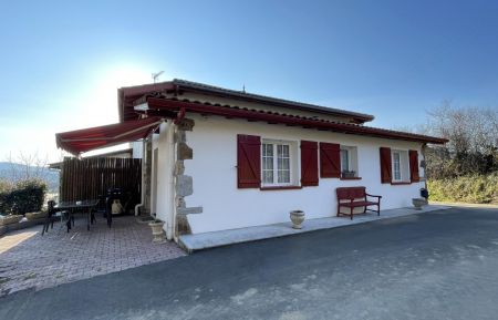 G&icirc;te n&deg;G141033 Espelette - Pyr&eacute;n&eacute;es-Atlantiques - photo