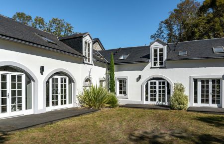 3 gîtes en duplex aménagés dans les anciennes écuries. Montagnon est à droite Gîte n°G121257 Jurançon - Pyrénées-Atlantiques - 3 gîtes en duplex aménagés dans les anciennes écuries. Montagnon est à droite