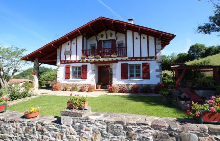 G&icirc;te n&deg;G152013 Saint-P&eacute;e-sur-Nivelle - Pyr&eacute;n&eacute;es-Atlantiques - photo