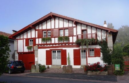 G&icirc;te n&deg;G152034 Sare - Pyr&eacute;n&eacute;es-Atlantiques - Bienvenue chez Pierre et Maritxu dans leur maison du XVI&egrave;me si&egrave;cle. 