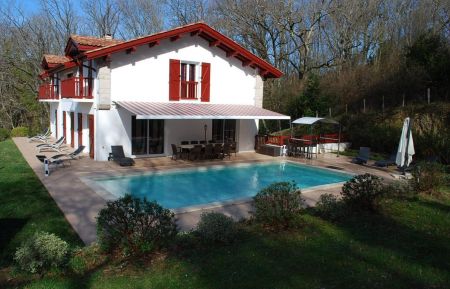 G&icirc;te n&deg;G252083 Saint-P&eacute;e-sur-Nivelle - Pyr&eacute;n&eacute;es-Atlantiques - photo