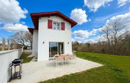 G&icirc;te n&deg;G152314 Saint-P&eacute;e-sur-Nivelle - Pyr&eacute;n&eacute;es-Atlantiques - photo