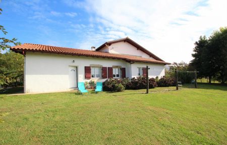 G&icirc;te n&deg;G141077 Espelette - Pyr&eacute;n&eacute;es-Atlantiques - photo
