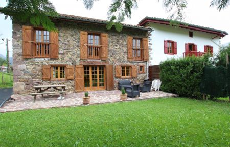 G&icirc;te n&deg;G233046 Saint-&Eacute;tienne-de-Ba&iuml;gorry - Pyr&eacute;n&eacute;es-Atlantiques - photo