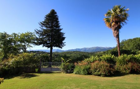 G&icirc;te n&deg;G112032 Lys - Pyr&eacute;n&eacute;es-Atlantiques - Panorama &eacute;poustouflant depuis le gite du Bosc