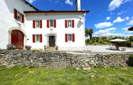 G&icirc;te n&deg;G132090 Ainharp - Pyr&eacute;n&eacute;es-Atlantiques - entr&eacute;e principale du g&icirc;te