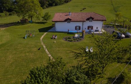 G&icirc;te n&deg;G131174 Larceveau-Arros-Cibits - Pyr&eacute;n&eacute;es-Atlantiques - maison Arantzeta avec g&icirc;te mitoyen